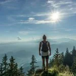 hiker-918473_640