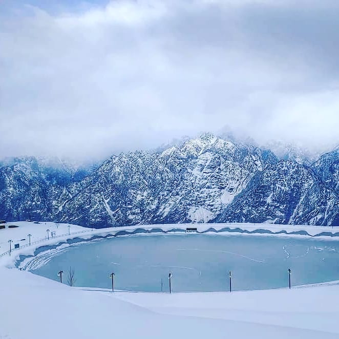 Auli lake during snowfall